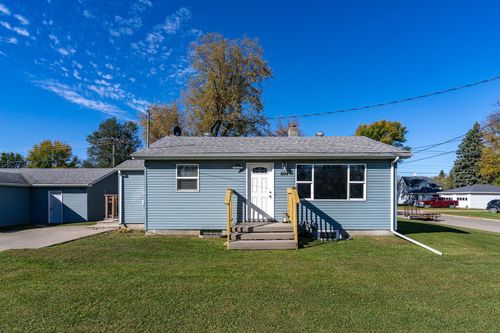 604 Lincoln Ave, Crookston, MN, 56716-2032 | Card Image