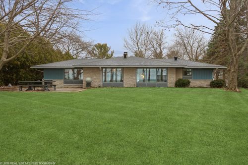 3410 N M 63, Benton Harbor, MI, 49022-9540 | Card Image