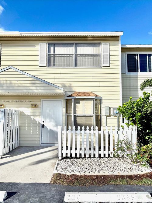 2699 Ne 15th St, Pompano Beach, FL, 33062-8260 | Card Image