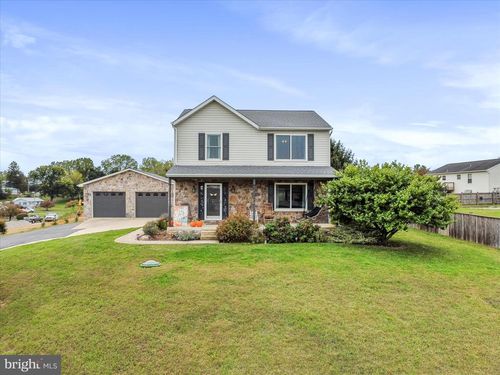 17-4798 Gray Hawk Dr, Waynesboro, PA, 17268-8308 | Card Image