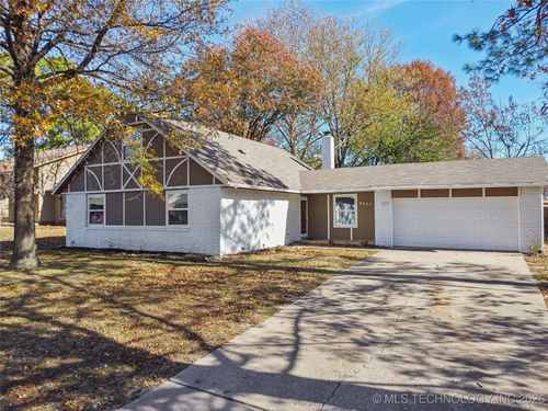 4307 S Hickory Pl, Broken Arrow, OK, 74011-2808 | Card Image