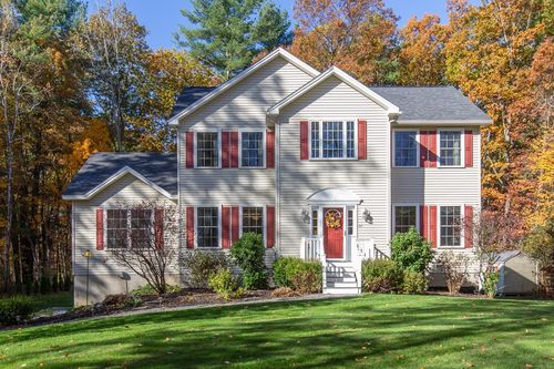 34 Frontier Dr, Pelham, NH, 03076-3579 | Card Image