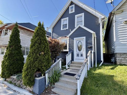3200 W Pierce Street, Milwaukee, WI, 53215 | Card Image
