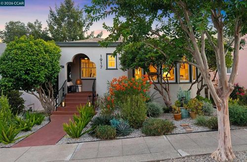 1917 Tiffin Rd, Oakland, CA, 94602-1933 | Card Image