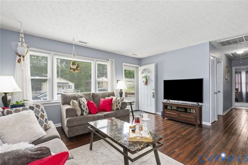 2209 Wright Ave, Richmond, VA, 23224-8123 | Card Image