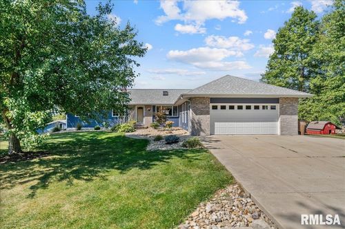 910 Fyre Lake Dr, Sherrard, IL, 61281-9307 | Card Image