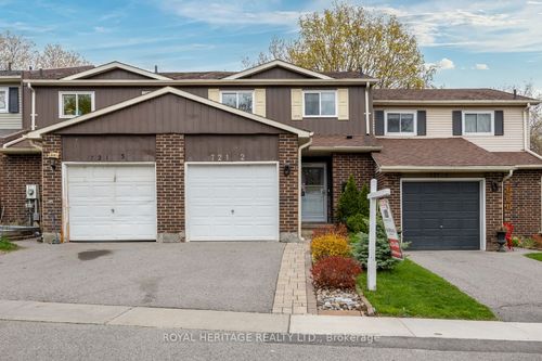 2-721 Cricklewood Dr, Oshawa, ON, L1K1R5 | Card Image
