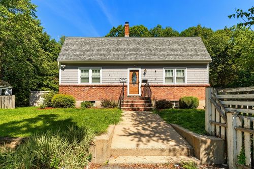 42 Thistle St, Lynn, MA, 01905-1238 | Card Image