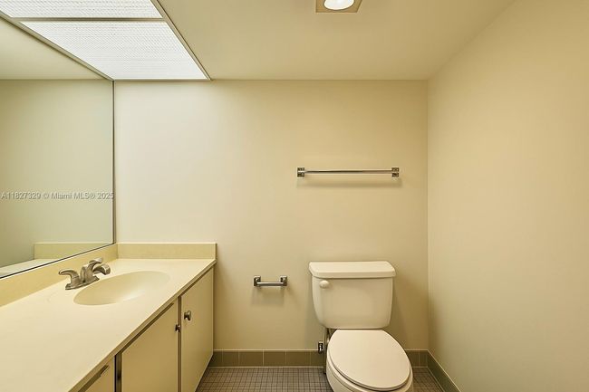 APT-115 - 251 174 Th St, Condo with 1 bedrooms, 2 bathrooms and null parking in Sunny Isles Beach FL | Image 11