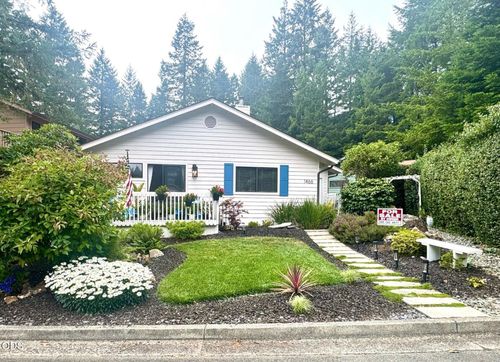 1466 Glenwood Dr, Brookings, OR, 97415-8166 | Card Image