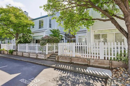 326 Commodore Drive, Richmond, CA, 94804 | Card Image