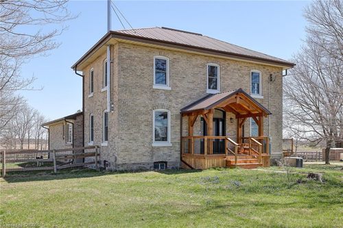 3892 Lewis Rd, Mossley, ON, N0L1V0 | Card Image