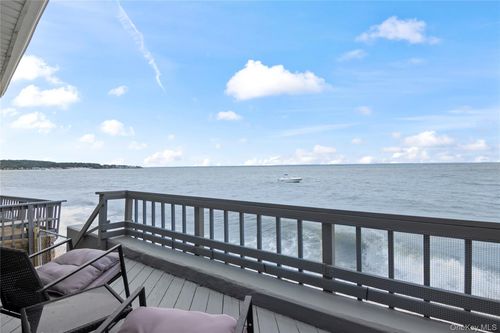 19 Pine Ln, Bayville, NY, 11709-1501 | Card Image