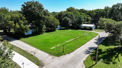 229 Hall St, Council Grove, KS, 66846-1923 | Card Image