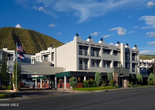 c4-c5-47 W Beaver Creek Blvd, Avon, CO, 81620-5391 | Card Image