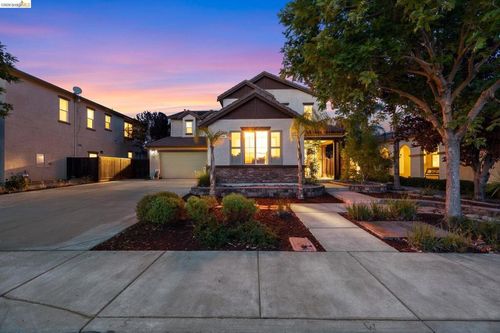 738 Solitude Dr, Oakley, CA, 94561-1738 | Card Image