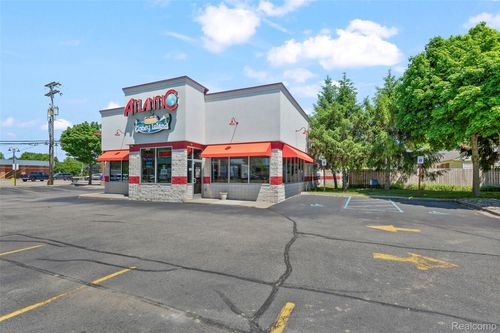 42922 Van Dyke Ave, Sterling Heights, MI, 48314-3332 | Card Image