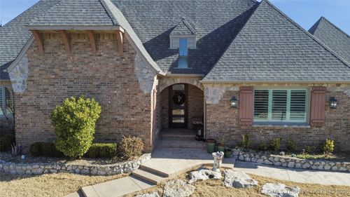 10131 S 77th East Pl, Tulsa, OK, 74133-6814 | Card Image