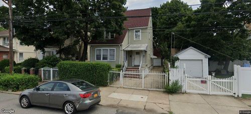 109 215th St, Queens Village, NY, 11429-1918 | Card Image