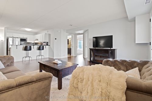 214-2010 Cleaver Ave, Burlington, ON, L7M4C1 | Card Image