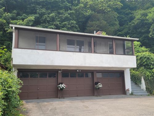 28-26 Mearns Ave, Highland Fls, NY, 10928-1104 | Card Image