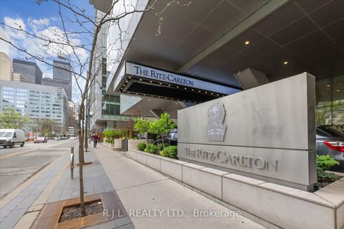 2505-183 Wellington St W, Toronto, ON, M5V0A1 | Card Image