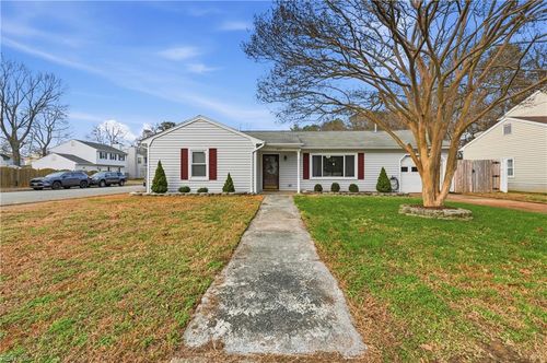 827 Winslow Dr, Newport News, VA, 23608-1140 | Card Image