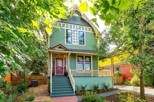 1347 Vining St, Victoria, BC, V8R1P5 | Card Image