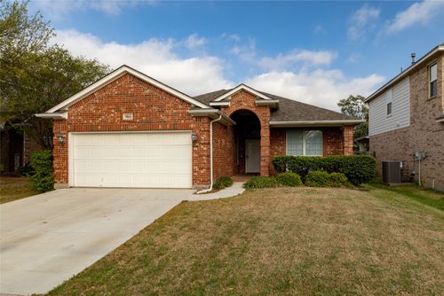 9861 Gallatin Ln, Fort Worth, TX, 76177-7333 | Card Image