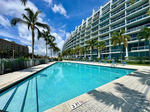 225-2950 Ne 188th St, Aventura, FL, 33180-2708 | Card Image