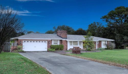 2006 S Prairie St, Stuttgart, AR, 72160-6522 | Card Image
