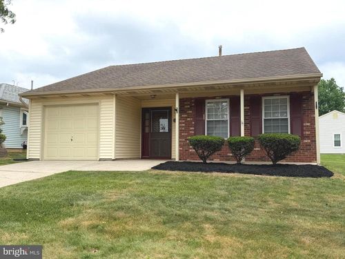 111 Carriage Hill Ct, Columbus, NJ, 08022-1067 | Card Image
