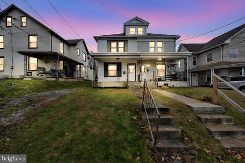 272 Susquehanna Ave, ENOLA, PA, 17025-2427 | Card Image