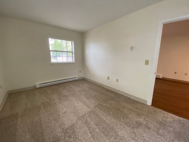 APT-13 - 11 Railroad Ave, Condo with 2 bedrooms, 1 bathrooms and null parking in Derry NH | Image 15
