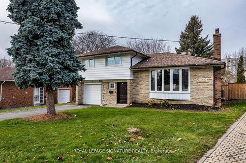 40 Cobham Cres, North York, ON, M4A1V6 | Card Image