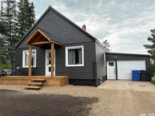 212 Riedel Ave E, Langenburg, SK, S0A2A0 | Card Image
