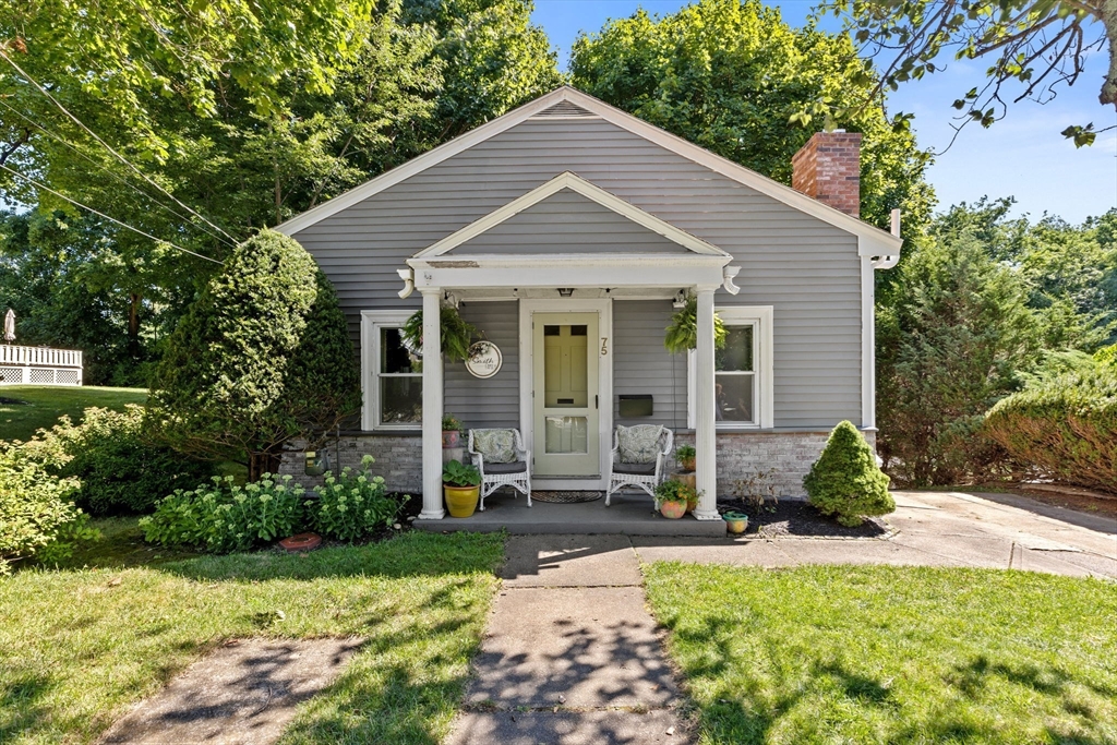 Standish Ave, Plymouth, MA 02360