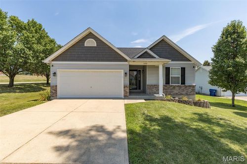 500 Osprey Ct, Winfield, MO, 63389-3345 | Card Image