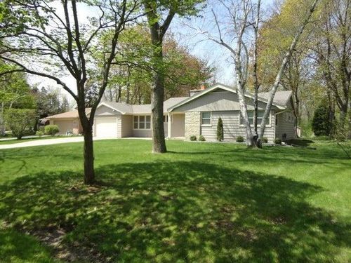 7419 N Boyd Way, Fox Point, WI, 53217-3651 | Card Image