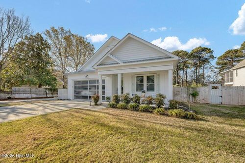 807 Atlanta Ave, Carolina Beach, NC, 28428-4412 | Card Image