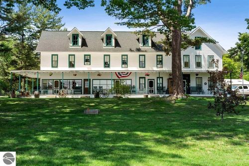 18599 Mission Rd, Traverse City, MI, 49686-9751 | Card Image