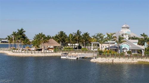 14827 Edgewater Cir, NAPLES, FL, 34114-8975 | Card Image