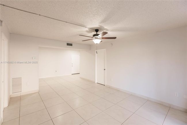 APT-103 - 4152 Inverrary Dr, Condo with 2 bedrooms, 2 bathrooms and null parking in Lauderhill FL | Image 7