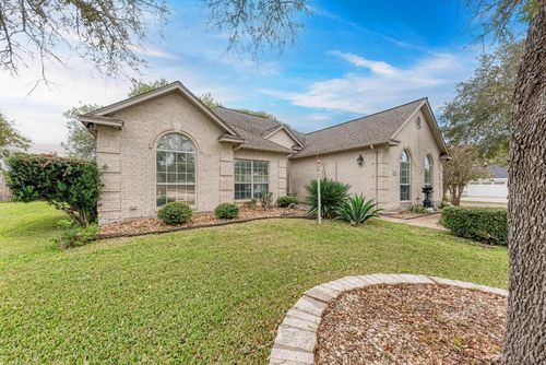 1610 Meadow Ln, Lockhart, TX, 78644-3802 | Card Image