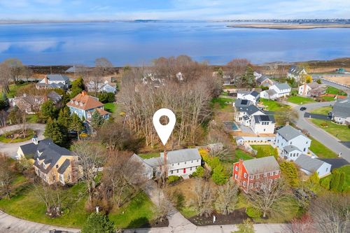 4 Lorum St, Newburyport, MA, 01950-3252 | Card Image