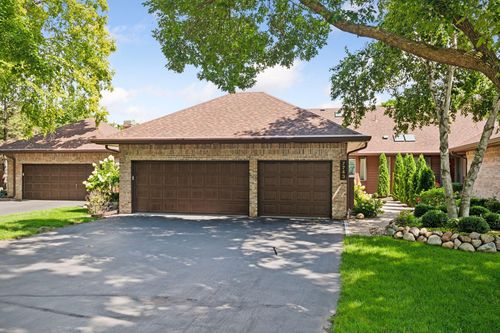 7743 Shaughnessy Rd, Edina, MN, 55439-2639 | Card Image