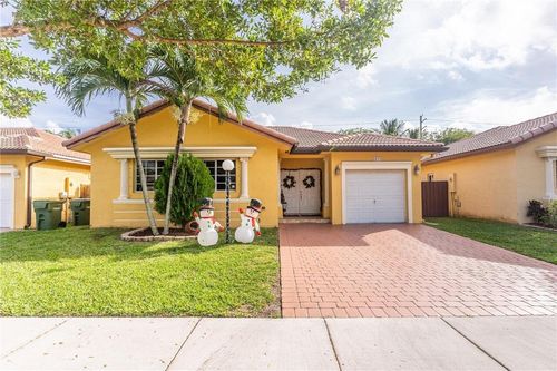2851 Ne 42nd Ave, Homestead, FL, 33033-6609 | Card Image