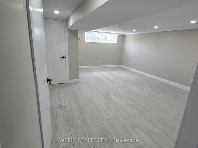 14 Snowood Crt, House attached with 3 bedrooms, 2 bathrooms and 4 parking in North York ON | Image 5