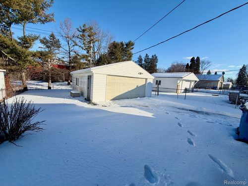 32458 Linderman Avenue, Warren, MI, 48093 | Card Image