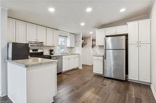 229 Burnetts Way, Suffolk, VA, 23434-8045 | Card Image